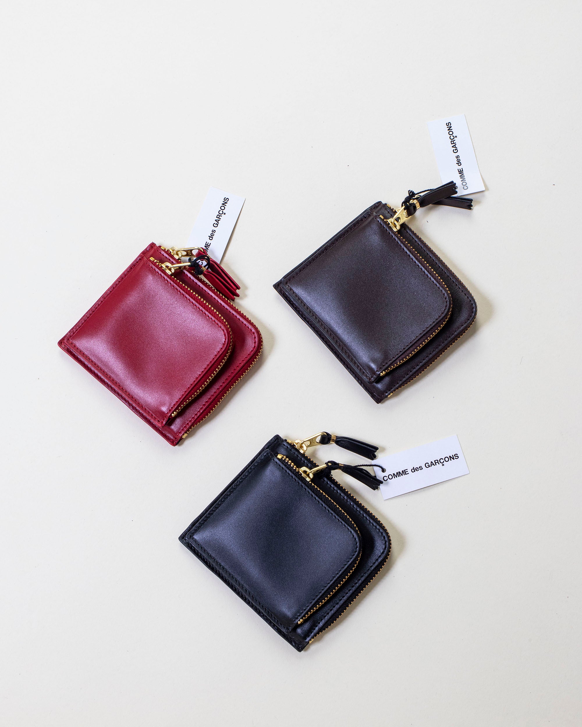 outside pocket half zip wallet1