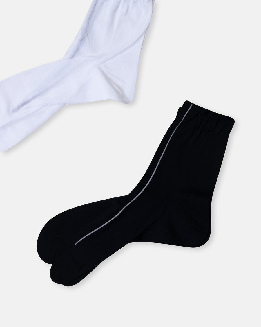 tabi with line socks