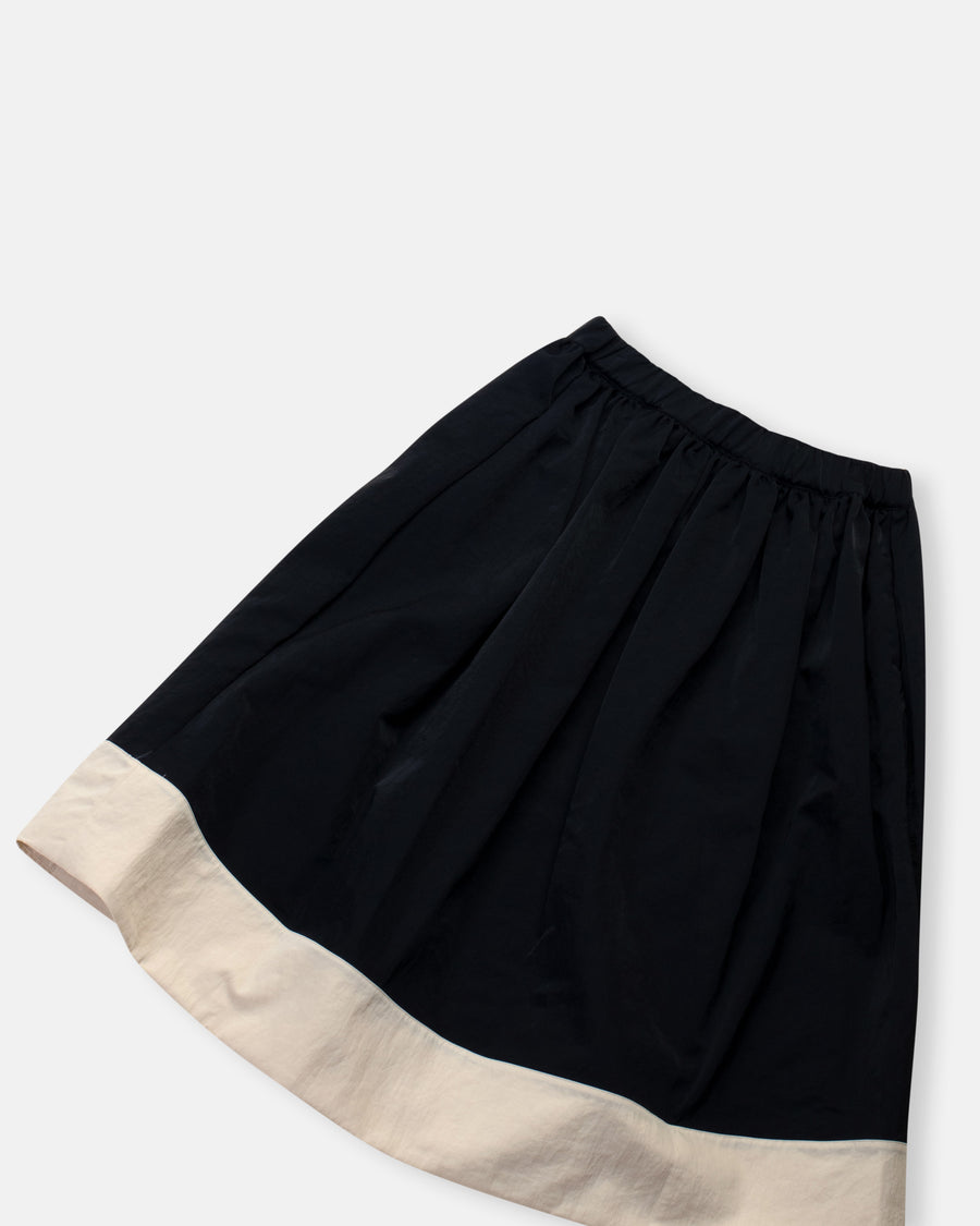 contrast hem skirt