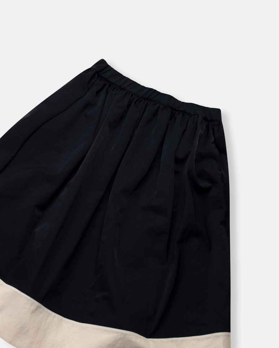 contrast hem skirt