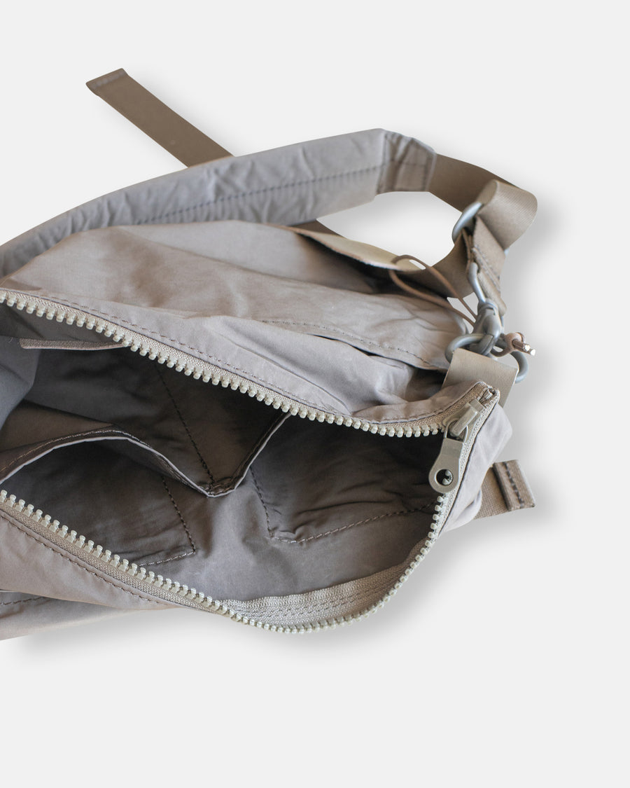 small split yarn bodybag