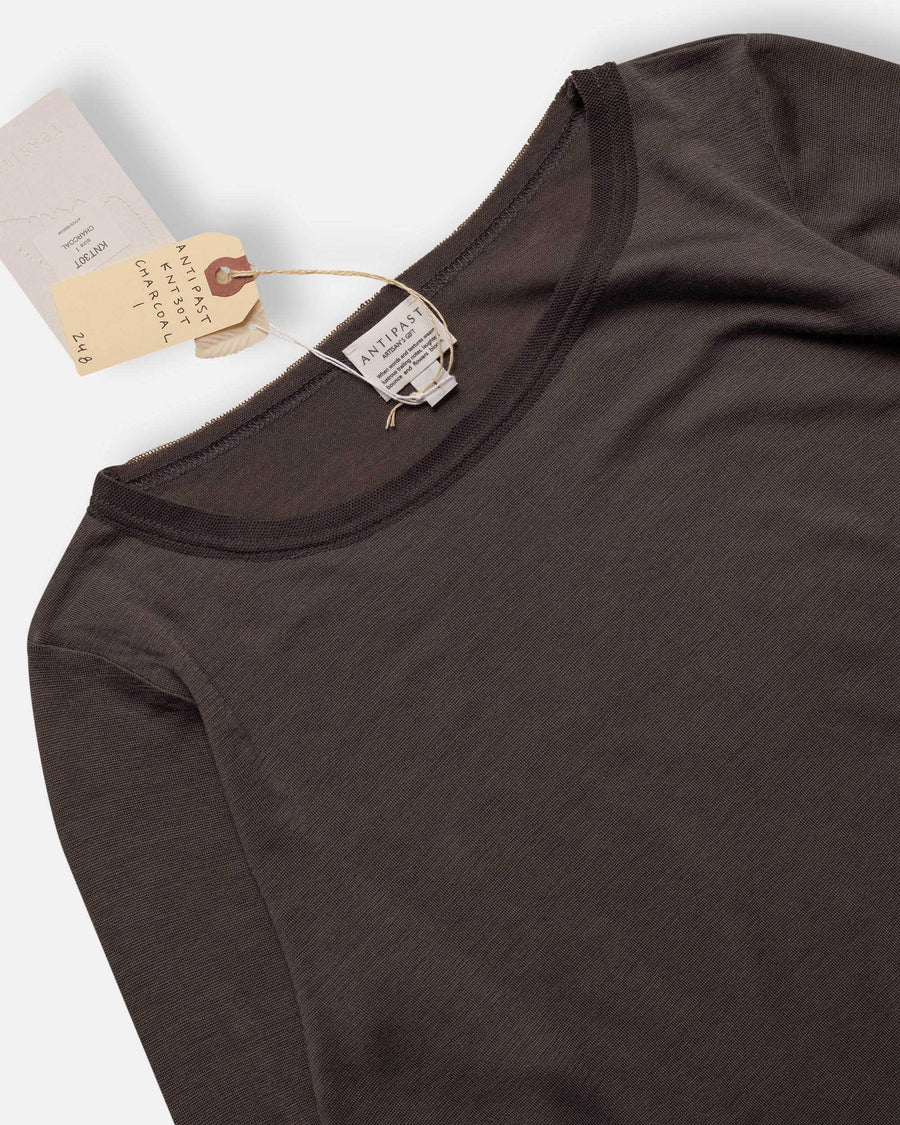long sleeve t-shirt with mesh