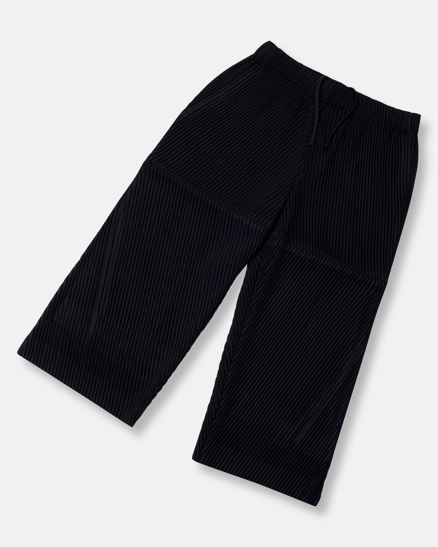 pleated pants with crease
