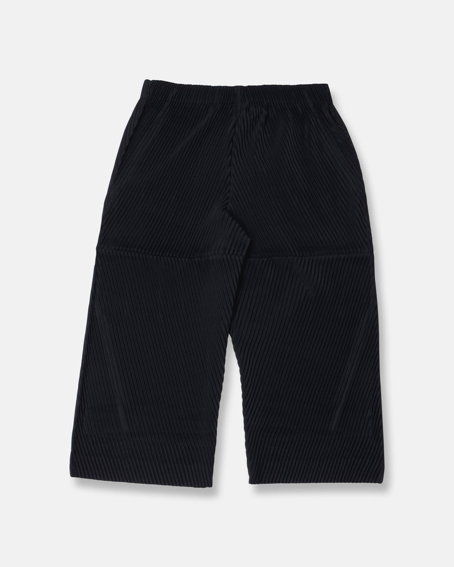 pleated pants with crease