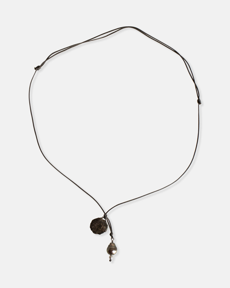 tahiti pearl pendant with silver medal
