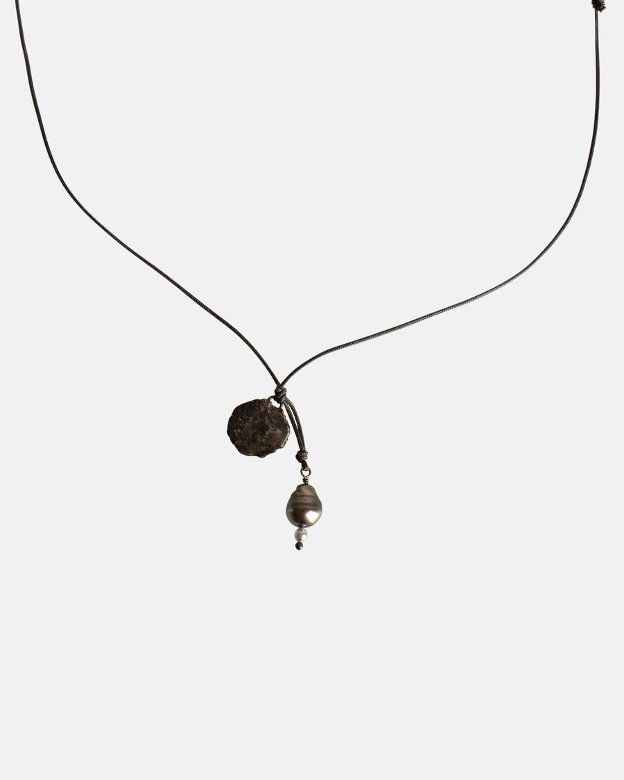 tahiti pearl pendant with silver medal