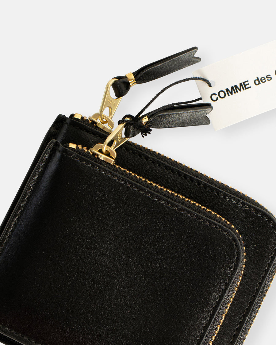 outside pocket zip around wallet