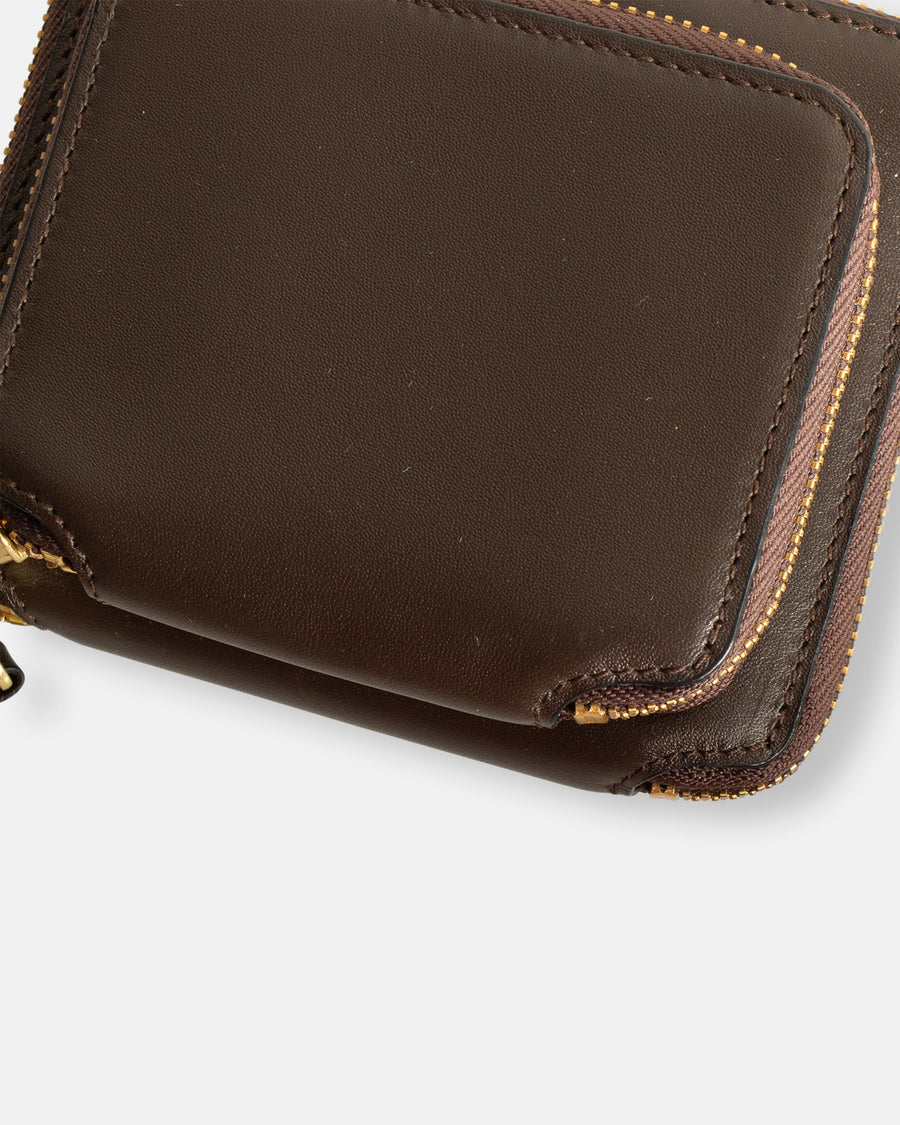 outside pocket zip around wallet