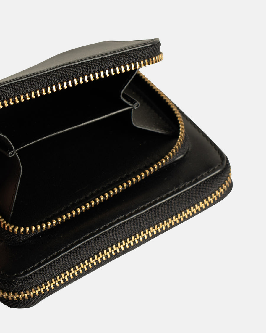 outside pocket zip around wallet