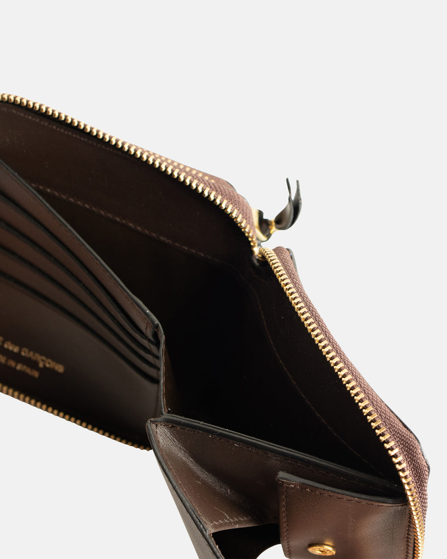 outside pocket zip around wallet