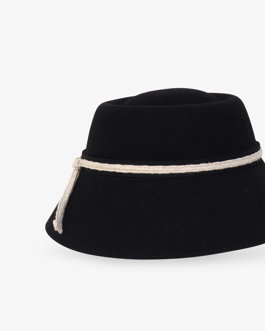 felt down brim hat