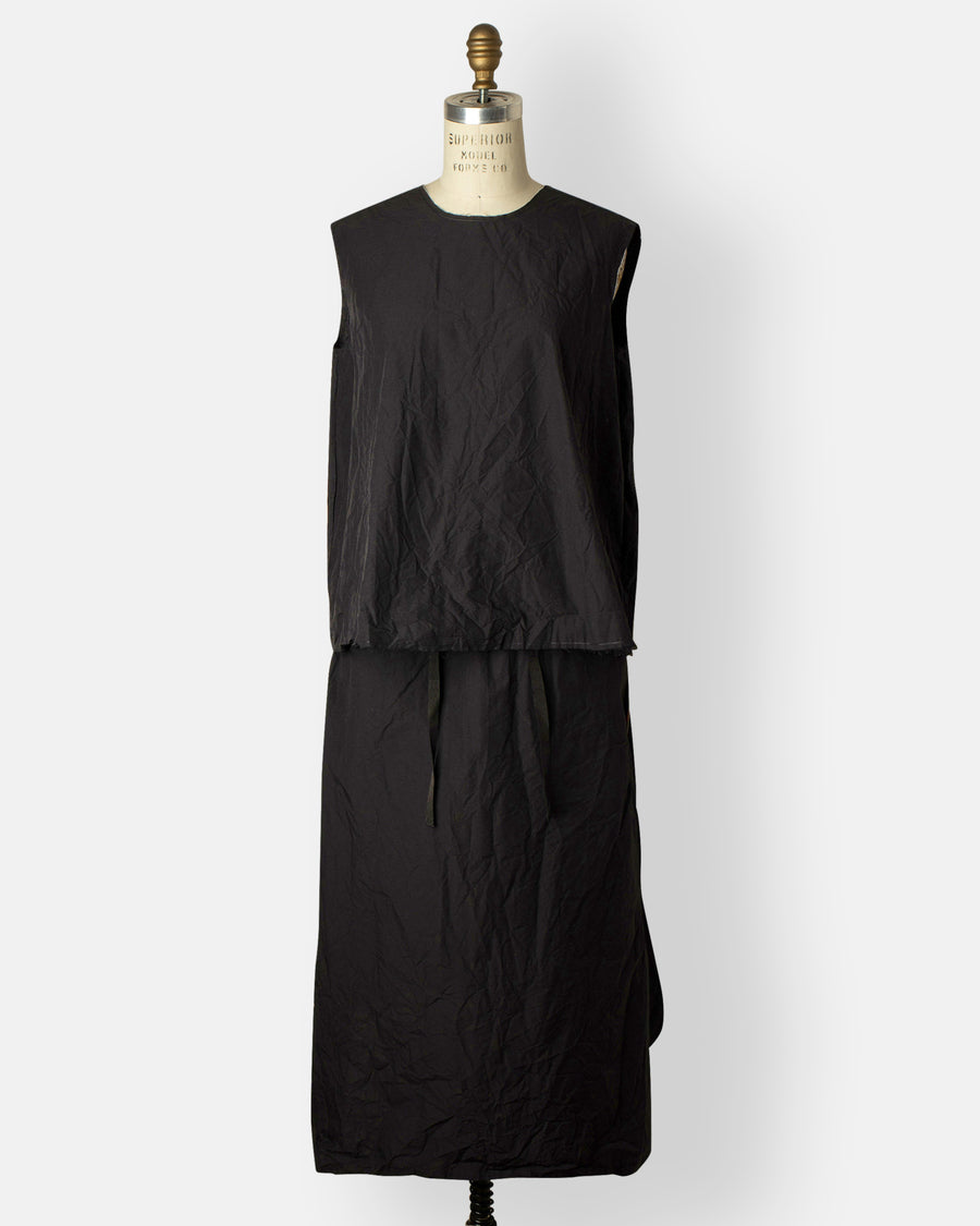 long pleated back twisted skirt
