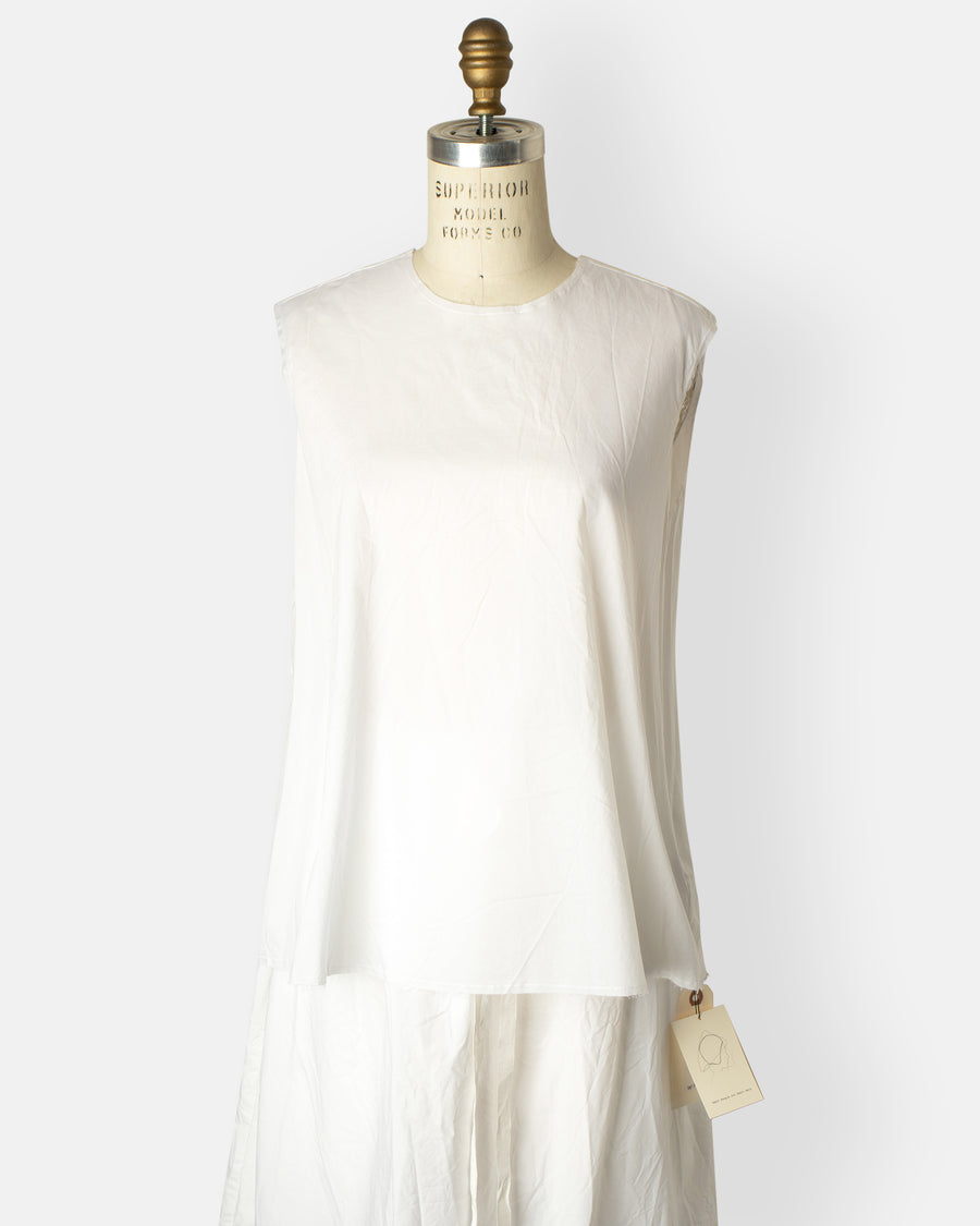 v-back sleeveless top