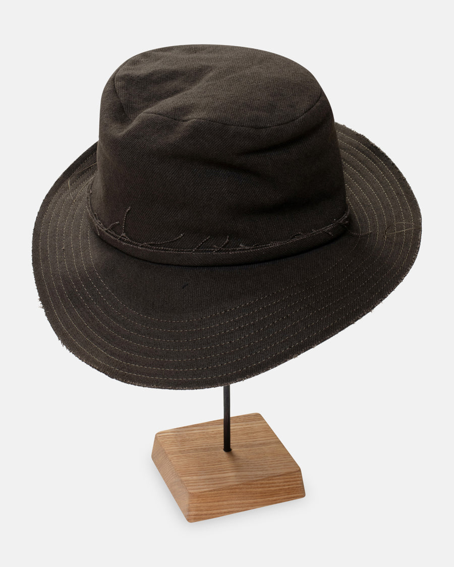untrimmed stitch hat