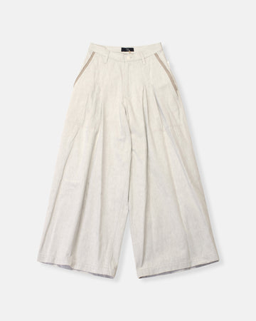 two tucks wide pants
