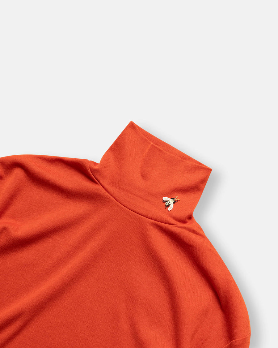 high neck t-shirt with bee