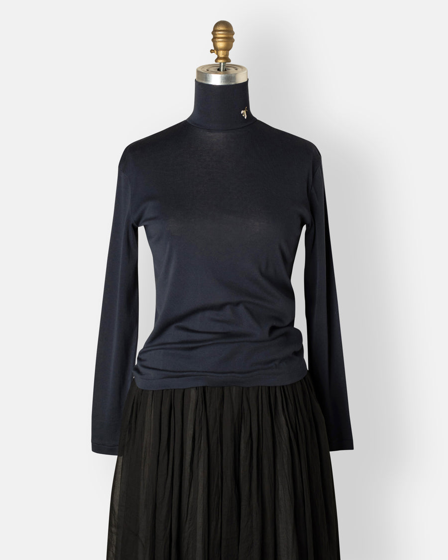high neck t-shirt with bee