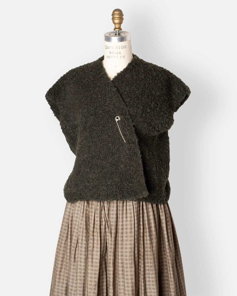 bouclé vest with pin