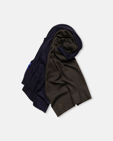 sora 2-tone knitted shawl