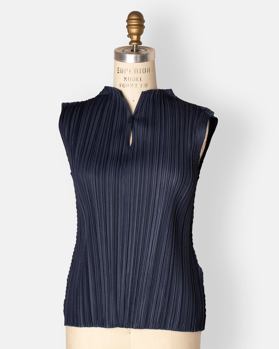 mellow pleats sleeveless top