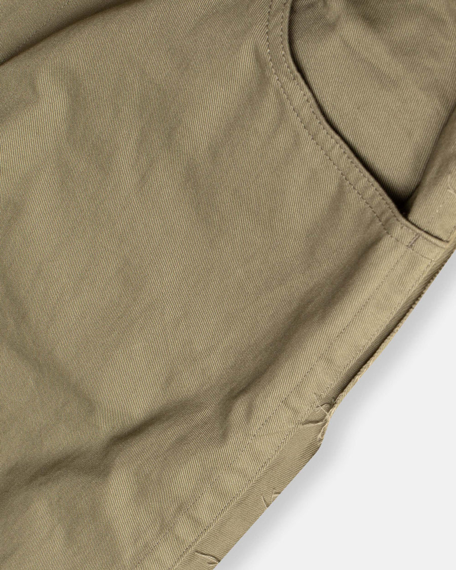 side dart untrimmed pants