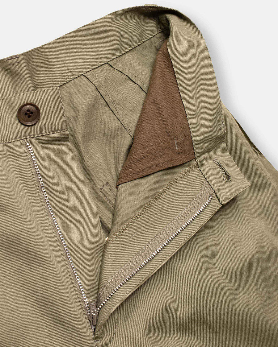 side dart untrimmed pants