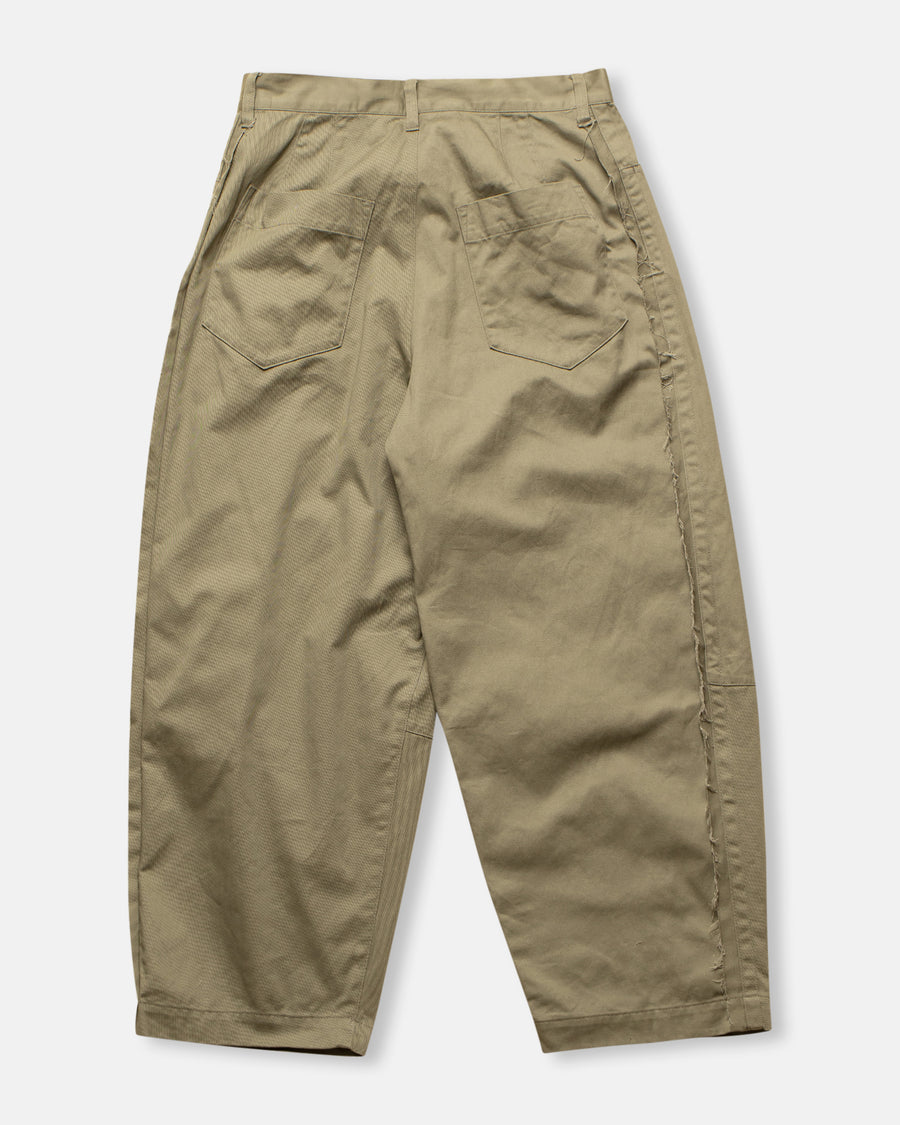 side dart untrimmed pants