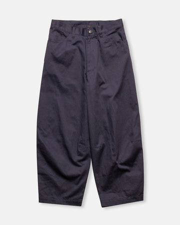 side dart untrimmed pants