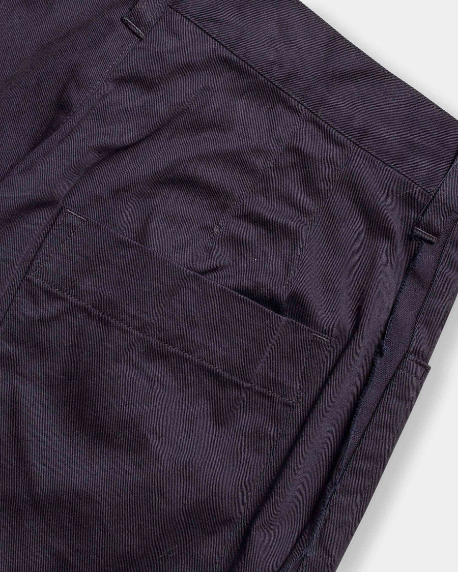 side dart untrimmed pants