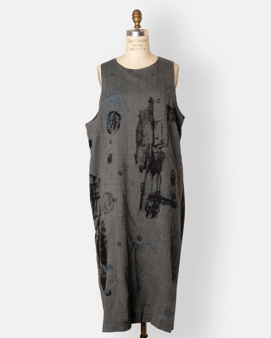 sleeveless dress