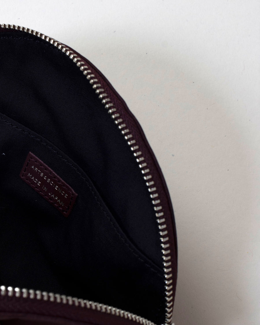 Round pouch 2025