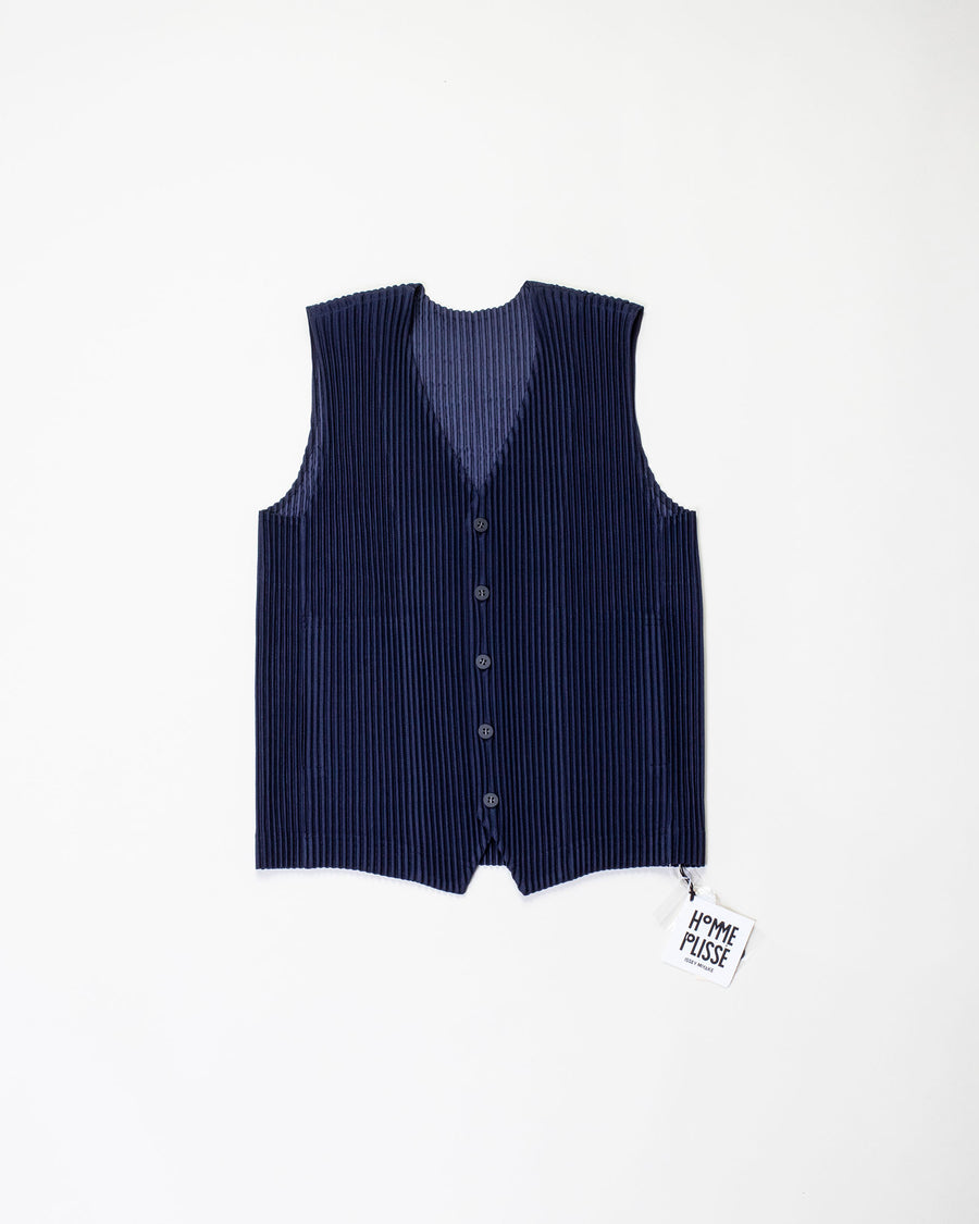 homme plissé issey miyake basics vest | noodle stories