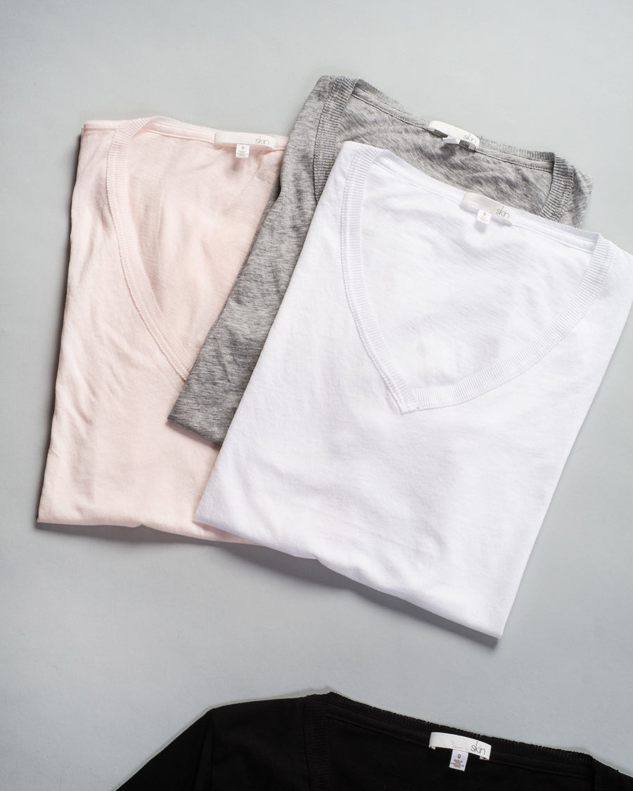 v-neck tee