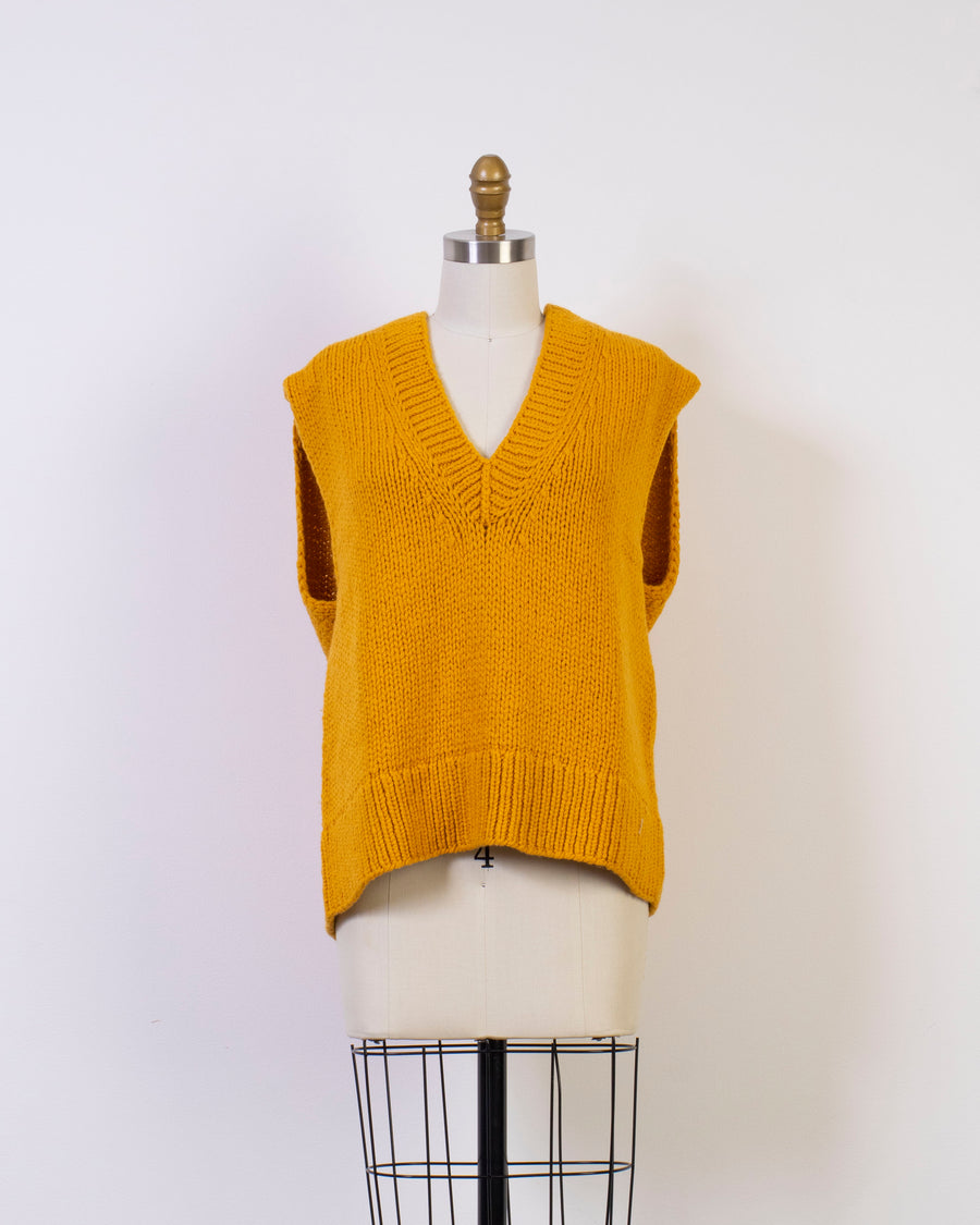 yuki sweater vest